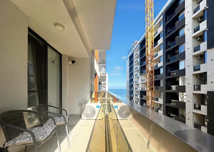 Black Sea - Bear's Lejlighed *